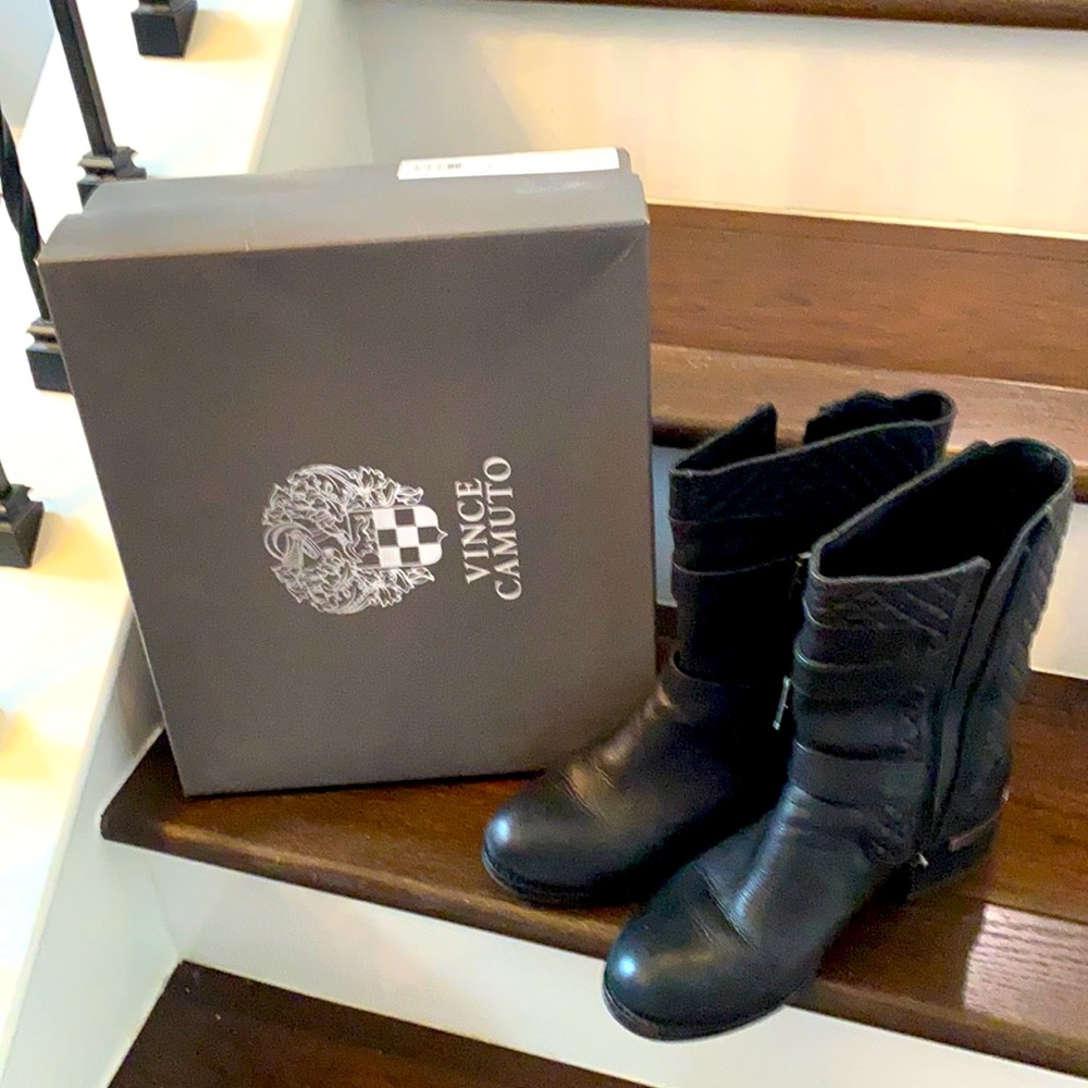 VC-Welton Black Vintage Tumbled moto boots.